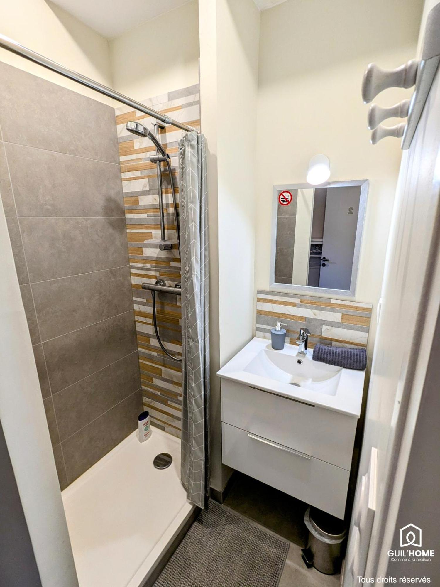 Le Bourgogne - Privees Cosy Et Renovees Avec Douche - Centre Historique *