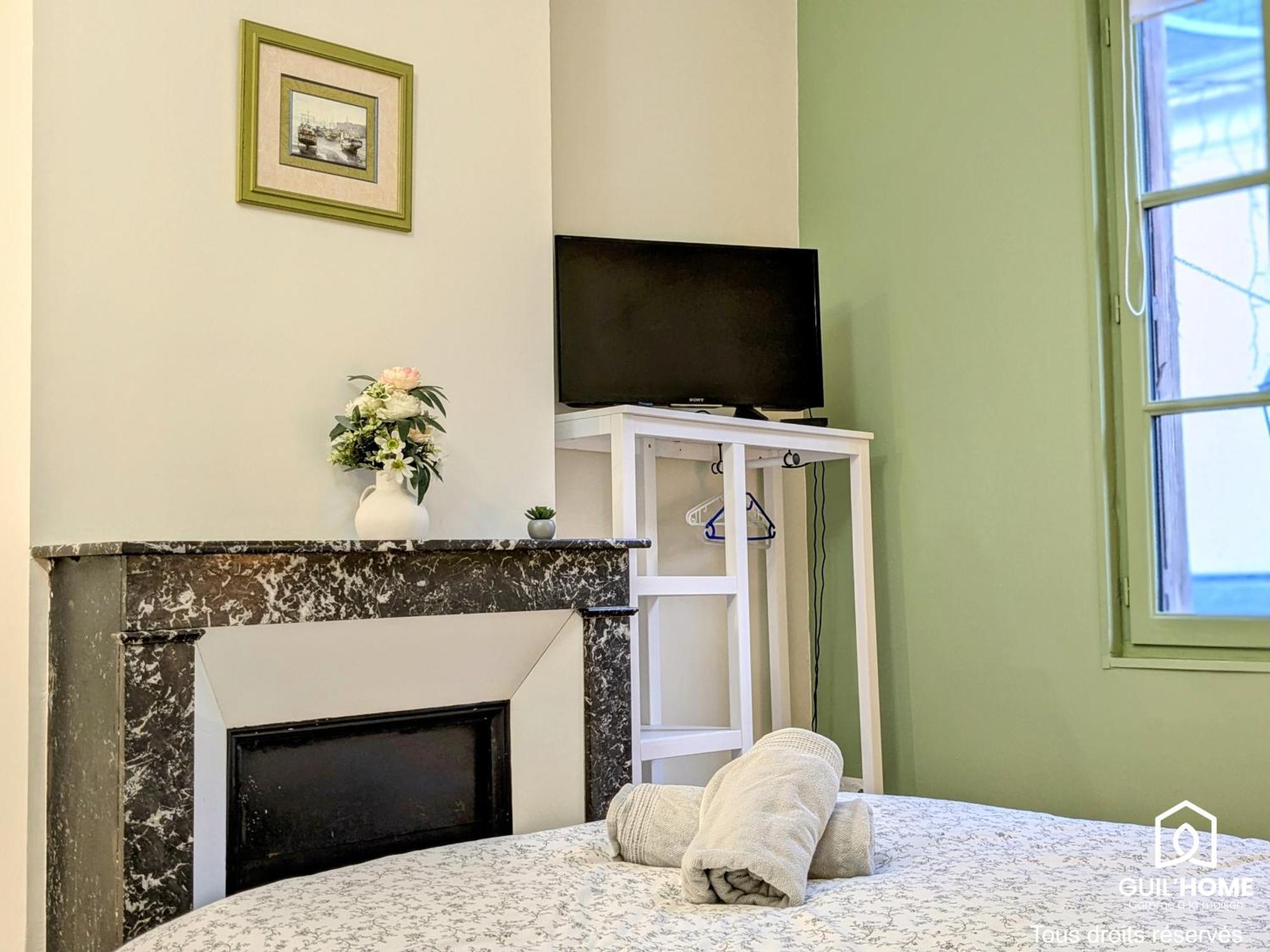 Le Bourgogne - Privees Cosy Et Renovees Avec Douche - Centre Historique Apartamento